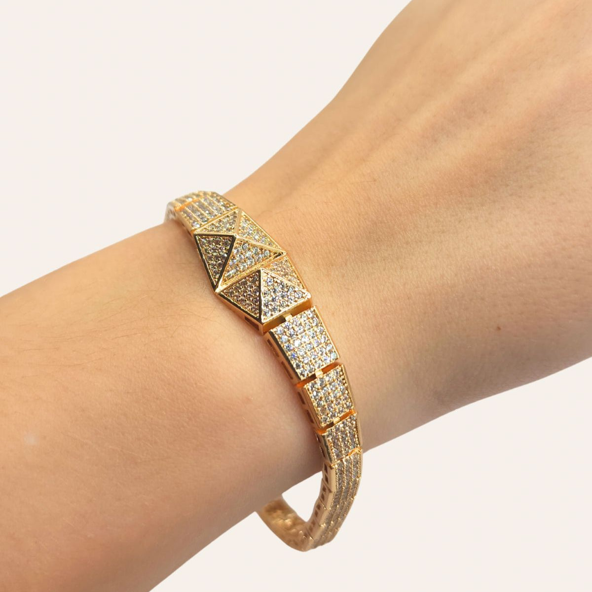 Pulseira em Poliedros