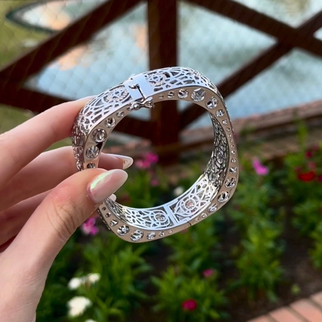 Pulseira Quadrada em Renda